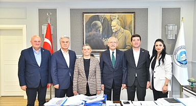 Kılıçdaroğlu, Ortahisar Belediyesi'ni Ziyaret Etti