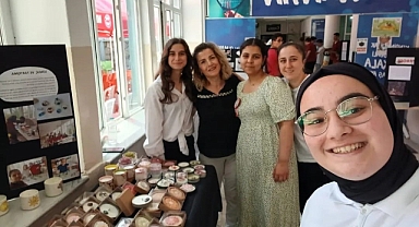 Trabzon Ticaret Meslek Lisesi Öğrencileri Doğal Malzemelerden Mum ve Boya Üretti
