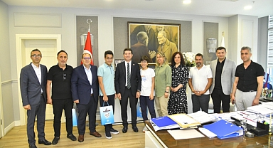 Başkan Kaya LGS Türkiye Birincilerini Makamında Ağırladı