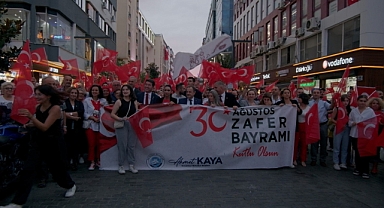 Ortahisar Belediyesi 30 Ağustos Zafer Bayramı'nı Fener Alayı'yla Kutladı