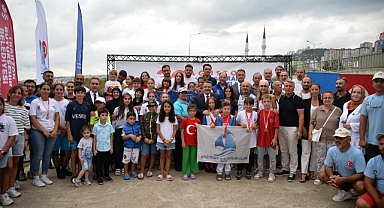 Zafer Bayramı Coşkusuyla Yelkenler Fora