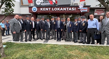 Başkan Kaya Kent Lokantası'nda Gazilerle Öğle Yemeği Yedi