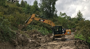 Ortahisar Belediyesi Sel ve Heyelan Yaşanan İlçelerde Çalışmalarını Sürdürüyor