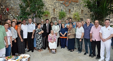 Tarihi Mahallede Lezzet ve Dayanışma Rüzgarı