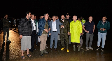 Trabzon Büyükşehir Belediyesi İlçelerdeki Sel ve Su Baskınlarına Müdahale Etti