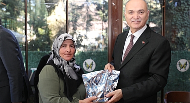 Başkan Özlü Çiftçi Kadınları Unutmadı