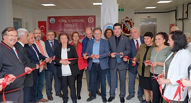 Türk Kadınlar Birliği Ortahisar Belediyesi Ev Sahipliğinde Sergi Açtı