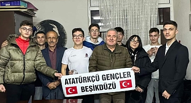 CHP Beşikdüzü Gençlik Kolları Ata'nın Huzurunda