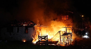 Konuralp'teki Yangın Düzce İtfaiyesi'nin Müdahalesiyle Söndürüldü