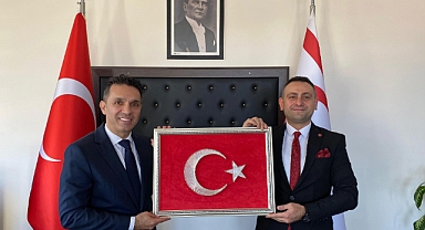 Saadet Partisi Ortahisar İlçe Başkano Burak Turhan KKTC Trabzon Konsolosu Erek Çağatay'ı Ziyaret Etti