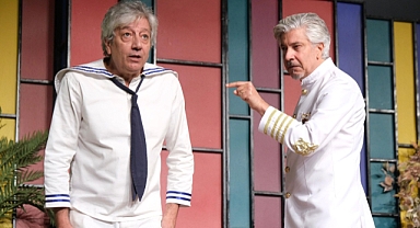 Süheyl ve Behzat Uygur Süt Kardeşler Oyununu Giresun'da Sahneledi