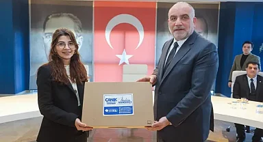 Canik Belediyesi'nden Öğretmenlere Laptop Desteği