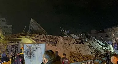 Konya'da 4 Katlı Bina Çöktü