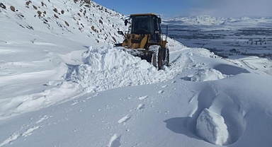 Yoğun Kar Yağışı 4 İlde128 Yolu Ulaşıma Kapattı