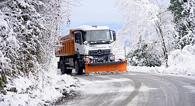 Giresun Belediyesi Yüksek Mahallelerde Karla Mücadeleyi Sürdürüyor