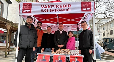 CHP'liler Baskılara Boyun Eğmedi! Silahlı Saldırı Sonrası Yeniden Stand Açtılar