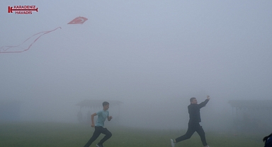 Sise Rağmen Coşku: Yomra'da 2. Uçurtma Festivali Renkli Görüntülerle Tamamlandı!