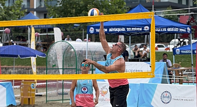 Trabzon'da Plaj Voleybolu Heyecanı Başladı