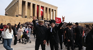 MTP Lideri Ahmet Yılmaz'a Anıtkabir'de Yoğun İlgi