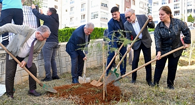 Ortahisar'da Şehit Öğretmenler Anısına Fidanlar Toprakla Buluştu