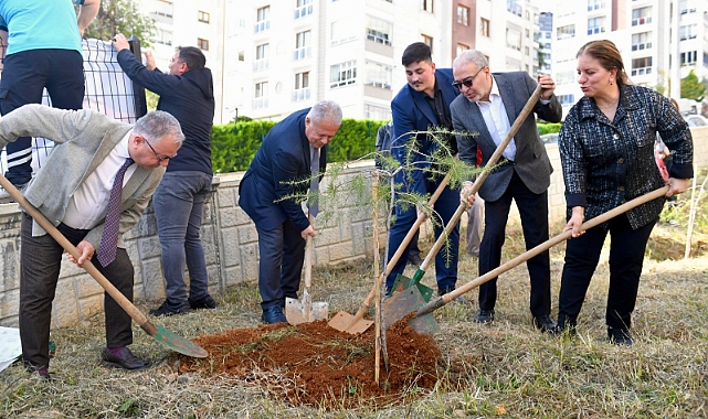 Ortahisar'da Şehit Öğretmenler Anısına Fidanlar Toprakla Buluştu