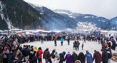 Uzungöl Kış Festivali Renkli Görüntülerle Başladı