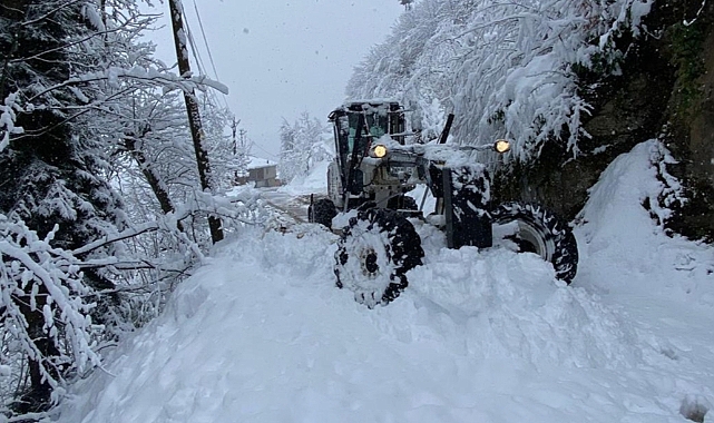 Trabzon'da 40 Mahalle Yolu Ulaşıma Kapandı! Ekipler Seferber Oldu