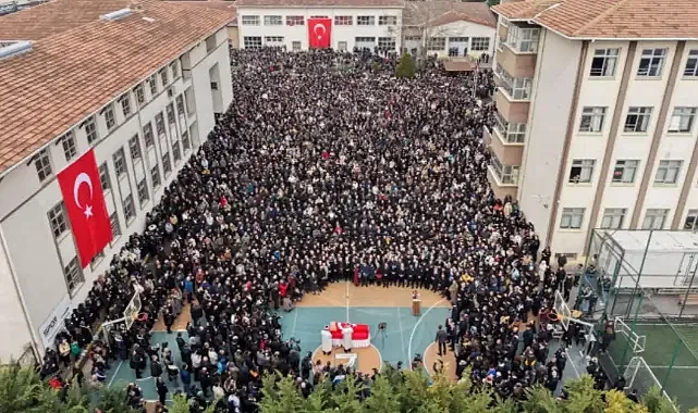 Öğrencisi Tarafından Öldürülen Fatma Nur Çelik Son Yolculuğuna Uğurlandı