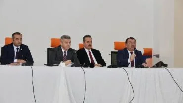 Artvin Valisi Turan Ergün, Muhtarların Sorunlarını Dinledi