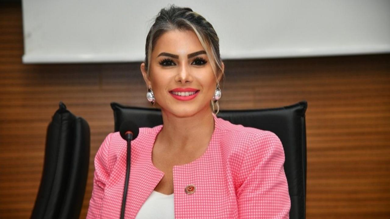 CHP'li Arzu Öktem'den AK Partili Nahide Cihan'a Sert Cevap "2,5 Yıl Önceki İstifayı Unutmayın!"