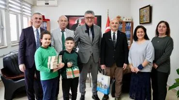 Ortahisar Belediyesi'nin "Bir Kitap, Bin Umut" Kampanyasına Destekler Sürüyor