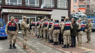 Tonya'da Tefecilik Operasyonu! Çok Sayıdaki Kişi Gözaltına Alındı