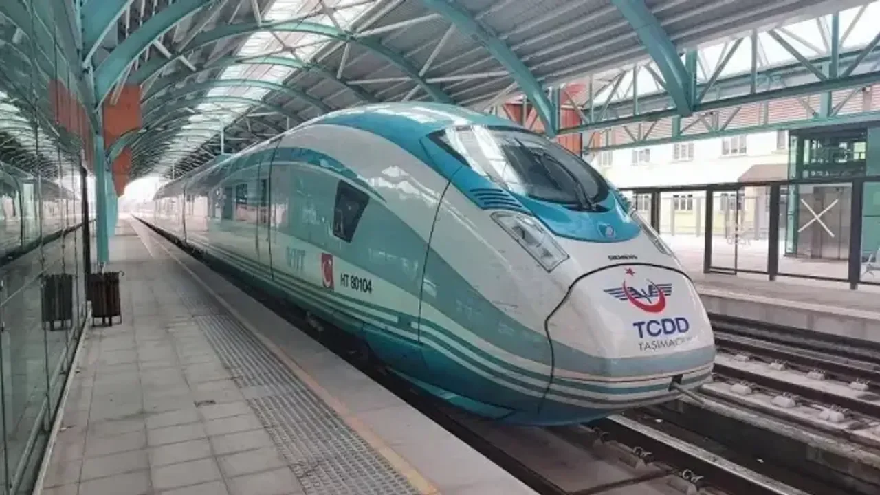 Yüksek Hızlı Tren'de Yolcu Sayısı 110 Milyonu Devirdi!