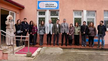 Ortahisar’dan Kırsaldaki Okullara Dev Destek: 1000 Kitapla Geleceğe Işık Oldular!