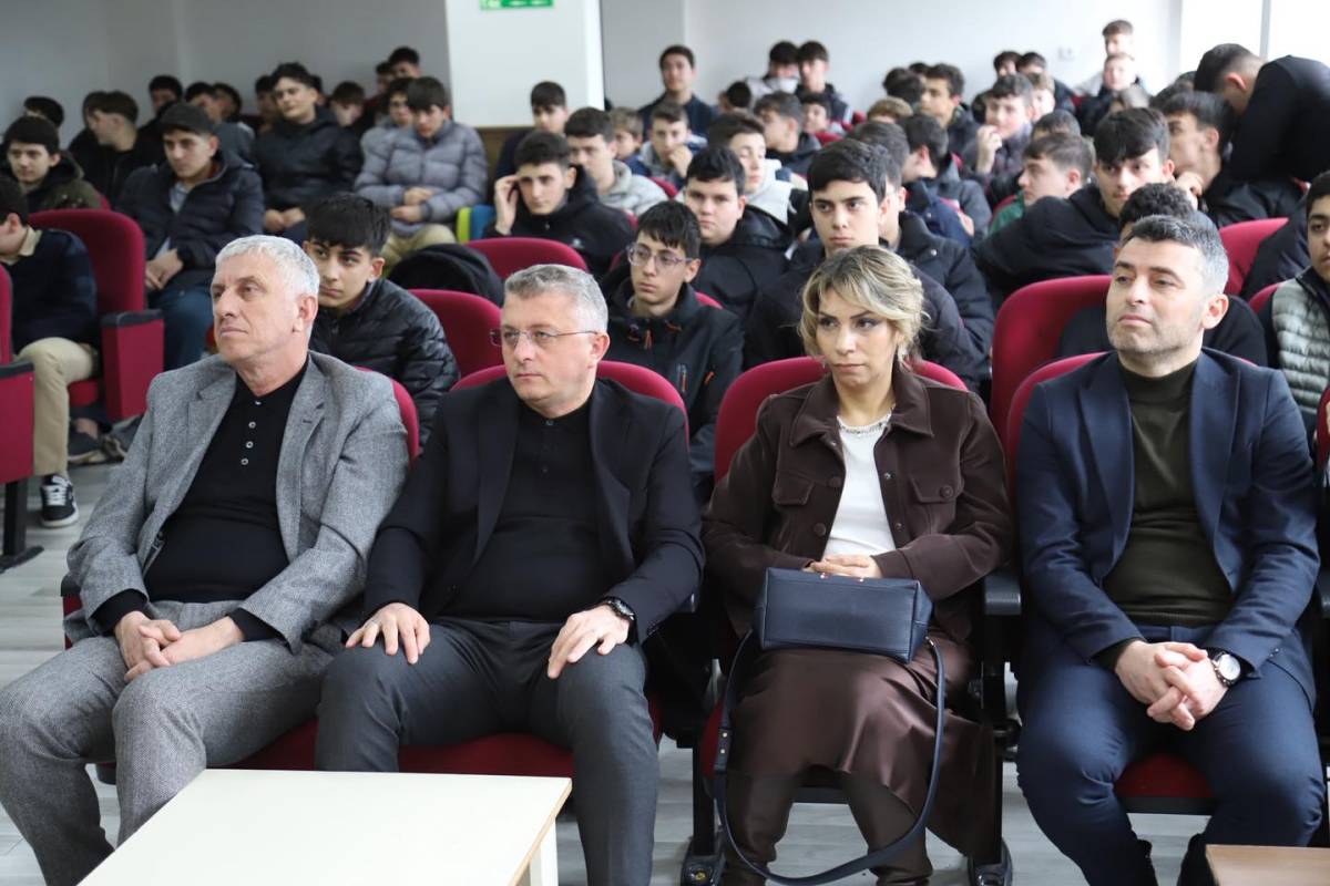 Dünya Tiyatro Günü Of'ta Sanatla Kutlandı