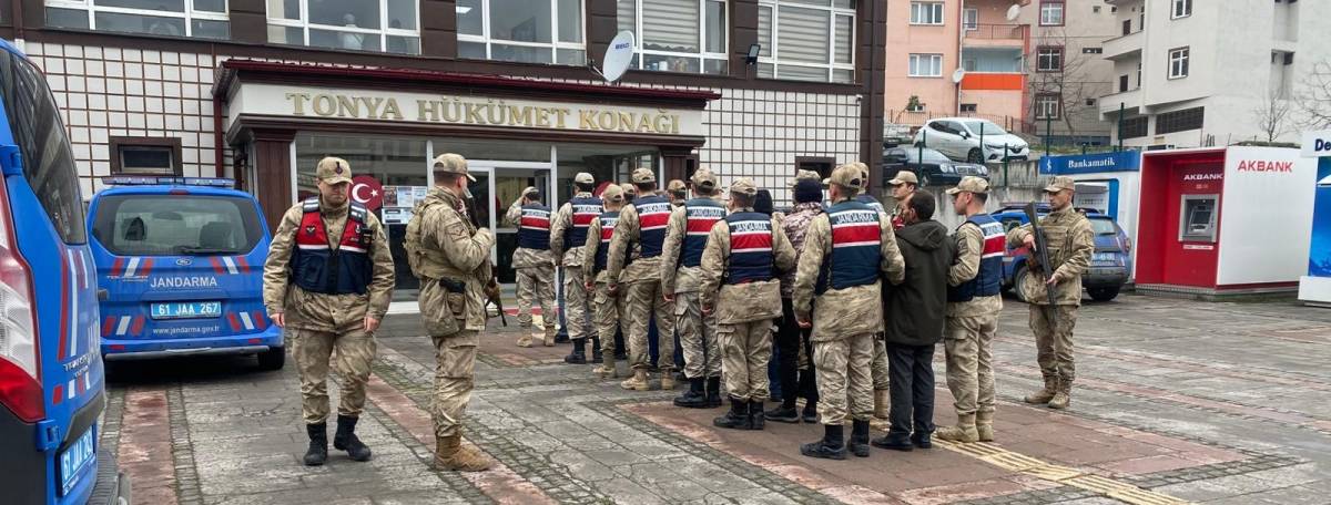 Tonya'da Tefecilik Operasyonu! Çok Sayıdaki Kişi Gözaltına Alındı