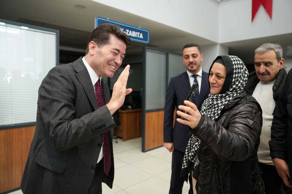 Başkan Kaya’dan Bayramda Sert Çıkış: “Ekrem İmamoğlu’nun Posteri Bile Tahammül Edilemiyor”