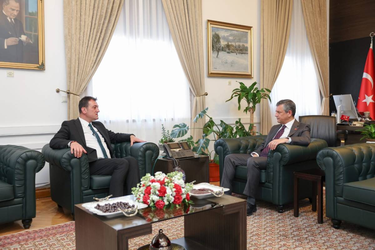 Başkan Fuat Köse, Özgür Özel'le Görüştü