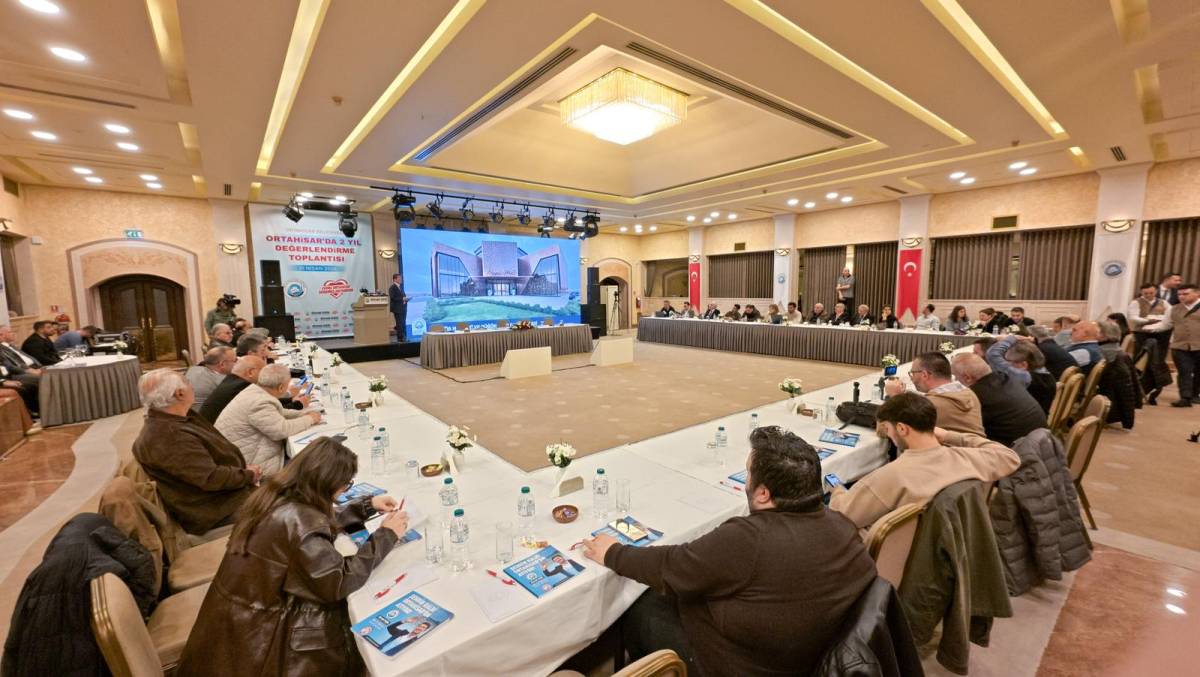 Başkan Kaya Ortahisar Belediyesi'nin 2 Yılını Gazetecilerle Paylaştı