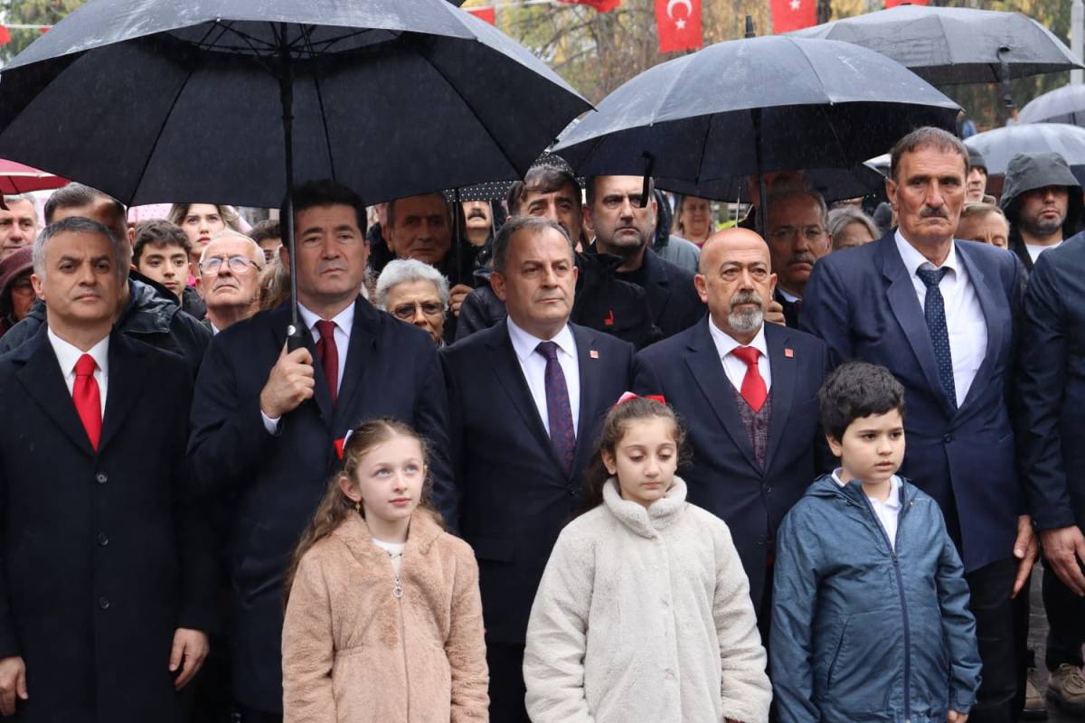 CHP'li Mustafa Bak 23 Nisan Kutlamalarında Haykırdı 