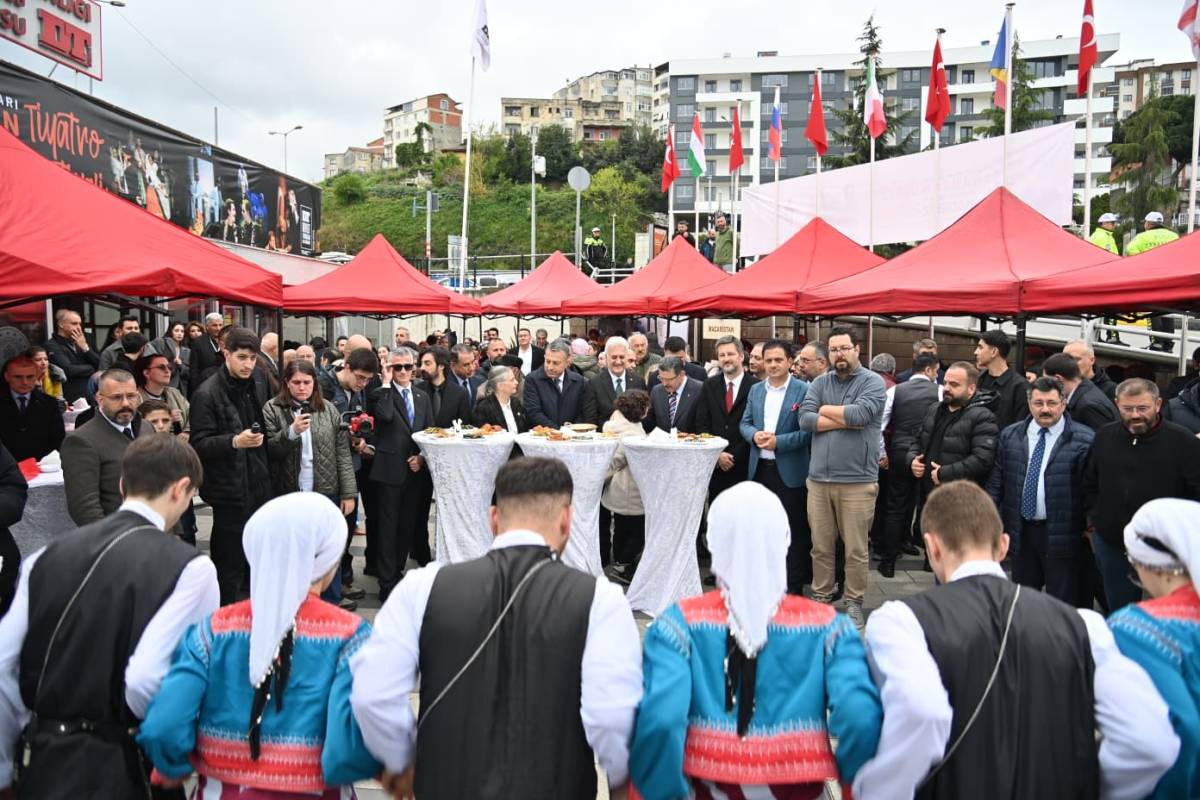 Trabzon’da Kültür ve Sanat Rüzgarı: 26. Tiyatro Festivali Coşkuyla Başladı