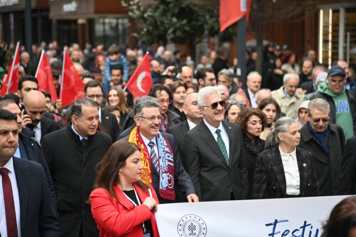 Trabzon’da Kültür ve Sanat Rüzgarı: 26. Tiyatro Festivali Coşkuyla Başladı